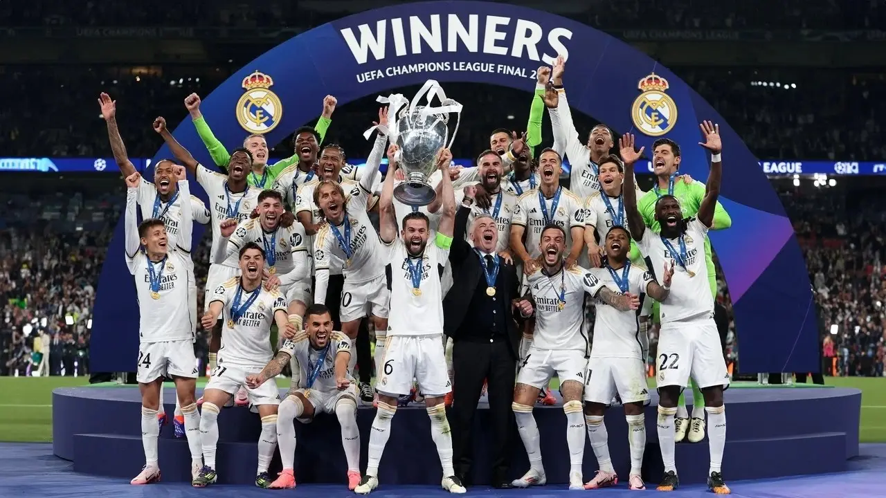 EspañolLa gran parada de Courtois ayudó al Real Madrid a ganar la Supercopa de Europa